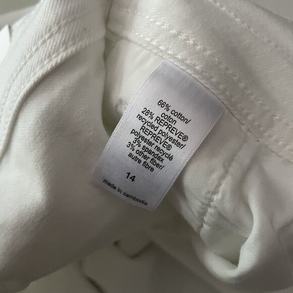 M Jeans By Maurices Women 14 White Denim Casual High Rise 5in A-Line Short NWT - Picture 12 of 13